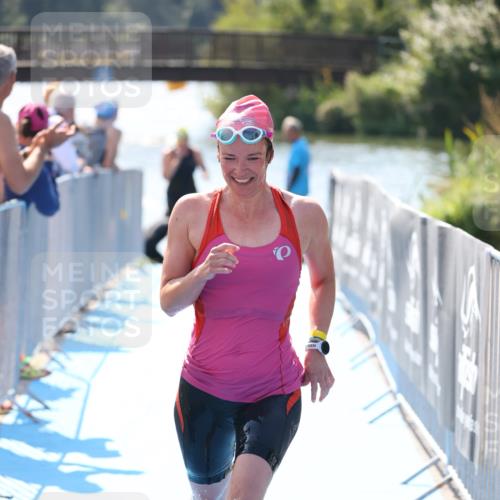 25.08.2024 - Elbe Triathlon Hamburg H.Heesch http://msf.ph/oto/6842662 25.08.2024 14:37:34 Schwimmen  meine-sportfotos.de
