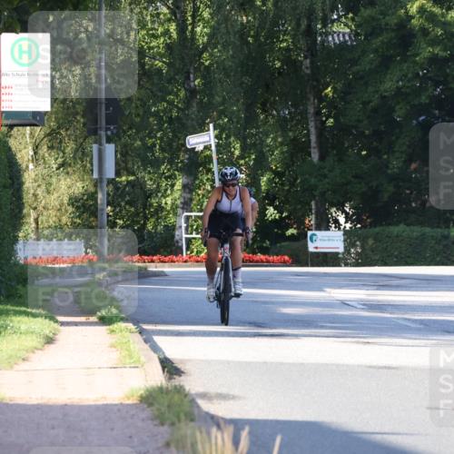 25.08.2024 - Elbe Triathlon Hamburg Fuchs,  Jonas http://msf.ph/oto/6842701 25.08.2024 09:41:25 Radfahren 293, 470, 368 meine-sportfotos.de