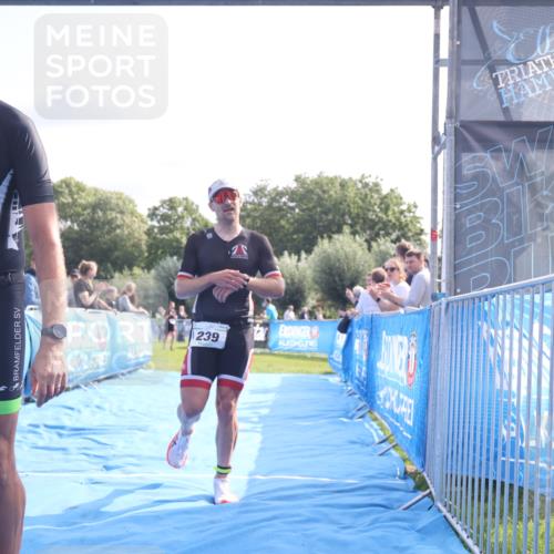 25.08.2024 - Elbe Triathlon Hamburg H.Heesch http://msf.ph/oto/6842704 25.08.2024 10:31:29 Ziel 80, 187, 239 meine-sportfotos.de