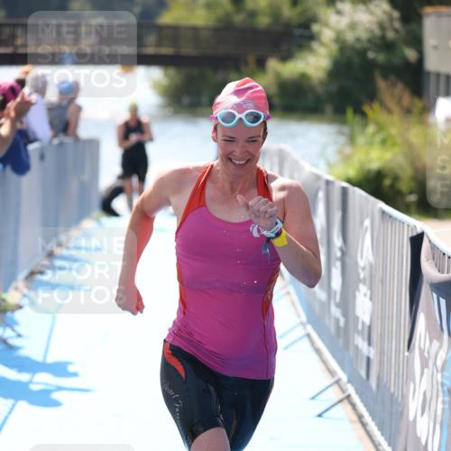 25.08.2024 - Elbe Triathlon Hamburg H.Heesch http://msf.ph/oto/6842712 25.08.2024 14:37:35 Schwimmen  meine-sportfotos.de