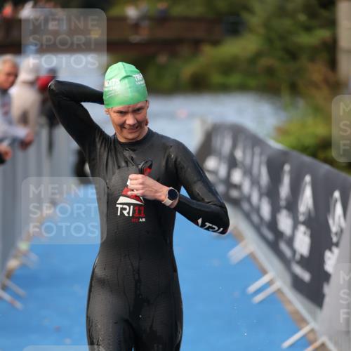 25.08.2024 - Elbe Triathlon Hamburg H.Heesch http://msf.ph/oto/6842716 25.08.2024 08:45:56 Schwimmen 126, 149, 154, 159, 184 meine-sportfotos.de