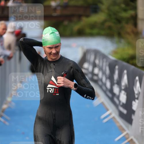 25.08.2024 - Elbe Triathlon Hamburg H.Heesch http://msf.ph/oto/6842718 25.08.2024 08:45:56 Schwimmen 126, 149, 154, 159, 184 meine-sportfotos.de