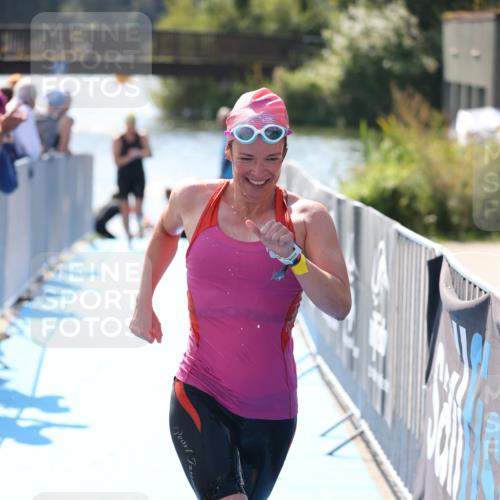 25.08.2024 - Elbe Triathlon Hamburg H.Heesch http://msf.ph/oto/6842719 25.08.2024 14:37:35 Schwimmen  meine-sportfotos.de