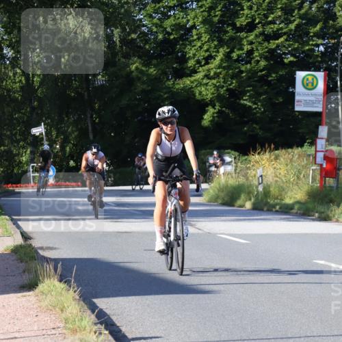 25.08.2024 - Elbe Triathlon Hamburg Fuchs,  Jonas http://msf.ph/oto/6842728 25.08.2024 09:41:28 Radfahren 470, 368, 370, 222 meine-sportfotos.de
