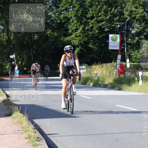 25.08.2024 - Elbe Triathlon Hamburg Fuchs,  Jonas http://msf.ph/oto/6842735 25.08.2024 09:41:28 Radfahren 470, 368, 370, 222 meine-sportfotos.de
