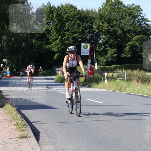 25.08.2024 - Elbe Triathlon Hamburg Fuchs,  Jonas http://msf.ph/oto/6842755 25.08.2024 09:41:28 Radfahren 470, 368, 370, 222 meine-sportfotos.de