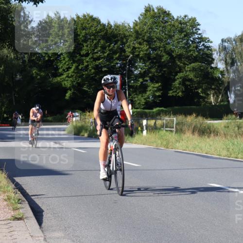 25.08.2024 - Elbe Triathlon Hamburg Fuchs,  Jonas http://msf.ph/oto/6842757 25.08.2024 09:41:28 Radfahren 470, 368, 370, 222 meine-sportfotos.de