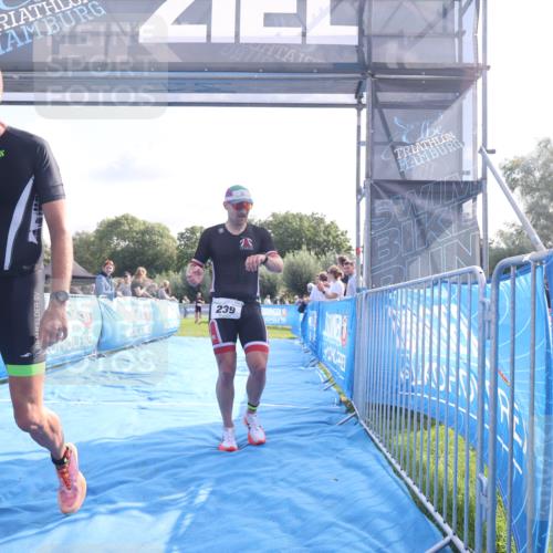 25.08.2024 - Elbe Triathlon Hamburg H.Heesch http://msf.ph/oto/6842758 25.08.2024 10:31:29 Ziel 80, 187, 239 meine-sportfotos.de