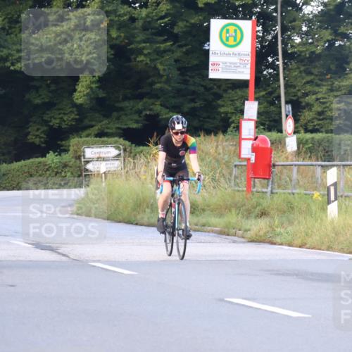 25.08.2024 - Elbe Triathlon Hamburg Fuchs,  Jonas http://msf.ph/oto/6842761 25.08.2024 09:00:01 Radfahren 90, 177 meine-sportfotos.de