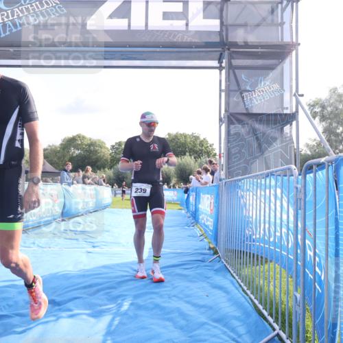 25.08.2024 - Elbe Triathlon Hamburg H.Heesch http://msf.ph/oto/6842765 25.08.2024 10:31:29 Ziel 80, 187, 239 meine-sportfotos.de
