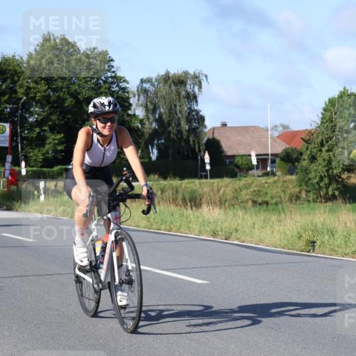 25.08.2024 - Elbe Triathlon Hamburg Fuchs,  Jonas http://msf.ph/oto/6842772 25.08.2024 09:41:29 Radfahren 470, 368, 370, 222 meine-sportfotos.de