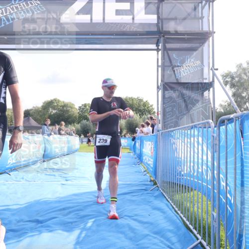 25.08.2024 - Elbe Triathlon Hamburg H.Heesch http://msf.ph/oto/6842789 25.08.2024 10:31:29 Ziel 80, 187, 239 meine-sportfotos.de