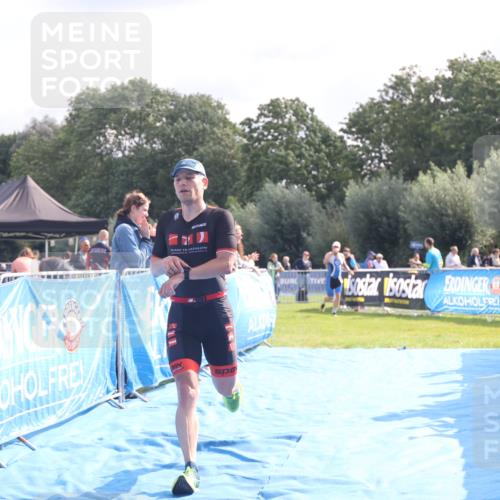 25.08.2024 - Elbe Triathlon Hamburg H.Heesch http://msf.ph/oto/6842810 25.08.2024 10:31:35 Ziel 187, 239 meine-sportfotos.de