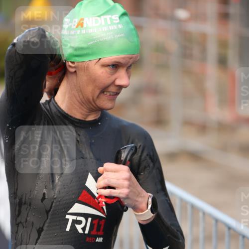 25.08.2024 - Elbe Triathlon Hamburg H.Heesch http://msf.ph/oto/6842833 25.08.2024 08:45:57 Schwimmen 126, 149, 154, 159, 184 meine-sportfotos.de