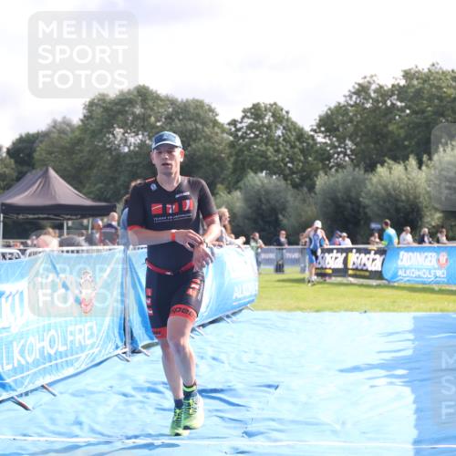 25.08.2024 - Elbe Triathlon Hamburg H.Heesch http://msf.ph/oto/6842838 25.08.2024 10:31:35 Ziel 187, 239 meine-sportfotos.de