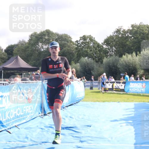 25.08.2024 - Elbe Triathlon Hamburg H.Heesch http://msf.ph/oto/6842852 25.08.2024 10:31:35 Ziel 187, 239 meine-sportfotos.de
