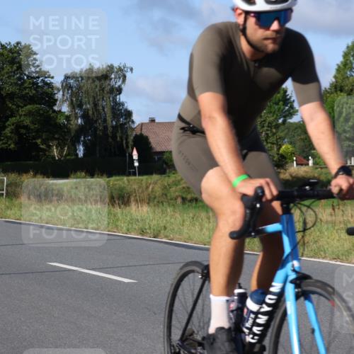 25.08.2024 - Elbe Triathlon Hamburg Fuchs,  Jonas http://msf.ph/oto/6842854 25.08.2024 09:41:35 Radfahren 368, 370, 222, 202, 387, 121, 158 meine-sportfotos.de