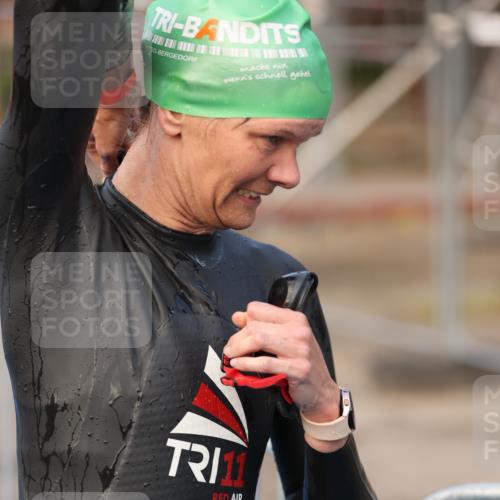 25.08.2024 - Elbe Triathlon Hamburg H.Heesch http://msf.ph/oto/6842856 25.08.2024 08:45:58 Schwimmen 126, 149, 154, 159, 184 meine-sportfotos.de