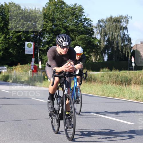 25.08.2024 - Elbe Triathlon Hamburg Fuchs,  Jonas http://msf.ph/oto/6842869 25.08.2024 09:41:36 Radfahren 368, 370, 222, 202, 387, 121, 158 meine-sportfotos.de