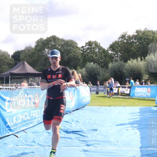25.08.2024 - Elbe Triathlon Hamburg H.Heesch http://msf.ph/oto/6842875 25.08.2024 10:31:35 Ziel 187, 239 meine-sportfotos.de