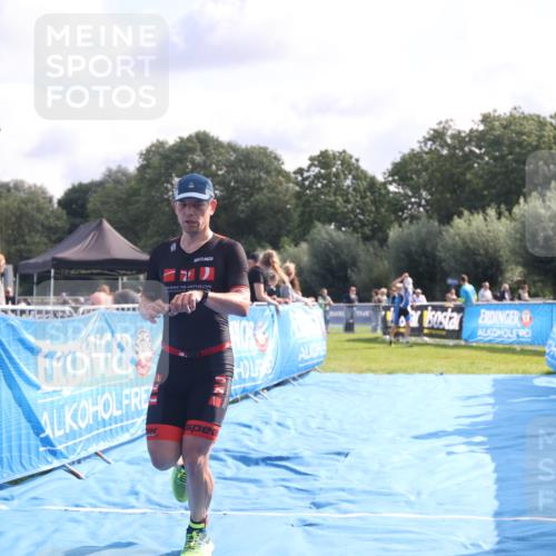 25.08.2024 - Elbe Triathlon Hamburg H.Heesch http://msf.ph/oto/6842894 25.08.2024 10:31:35 Ziel 187, 239 meine-sportfotos.de