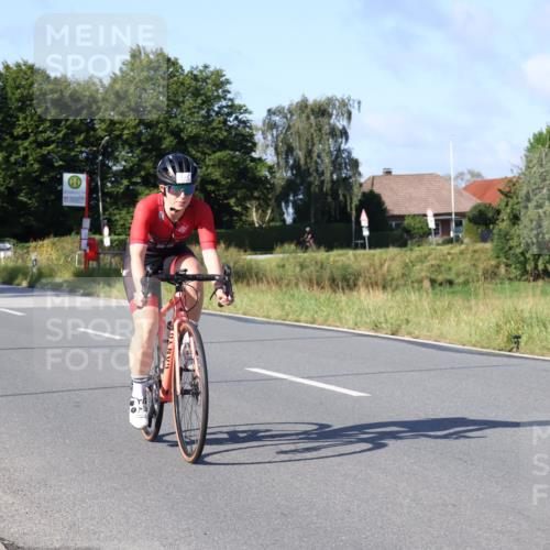 25.08.2024 - Elbe Triathlon Hamburg Fuchs,  Jonas http://msf.ph/oto/6842896 25.08.2024 09:41:38 Radfahren 370, 222, 202, 387, 121, 158 meine-sportfotos.de