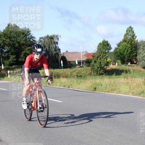 25.08.2024 - Elbe Triathlon Hamburg Fuchs,  Jonas http://msf.ph/oto/6842897 25.08.2024 09:41:38 Radfahren 370, 222, 202, 387, 121, 158 meine-sportfotos.de