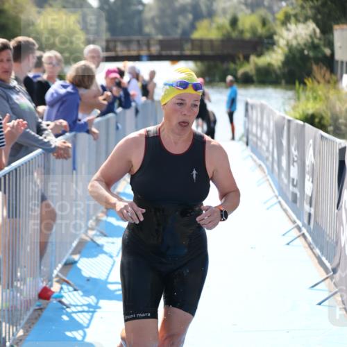 25.08.2024 - Elbe Triathlon Hamburg H.Heesch http://msf.ph/oto/6842899 25.08.2024 14:37:41 Schwimmen  meine-sportfotos.de