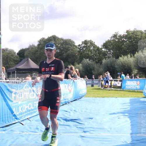 25.08.2024 - Elbe Triathlon Hamburg H.Heesch http://msf.ph/oto/6842902 25.08.2024 10:31:35 Ziel 187, 239 meine-sportfotos.de