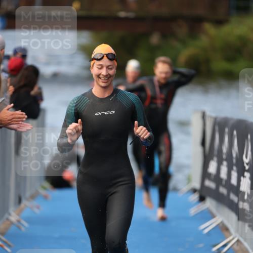 25.08.2024 - Elbe Triathlon Hamburg H.Heesch http://msf.ph/oto/6842904 25.08.2024 08:46:05 Schwimmen 123, 126, 138, 149, 154, 160, 184 meine-sportfotos.de