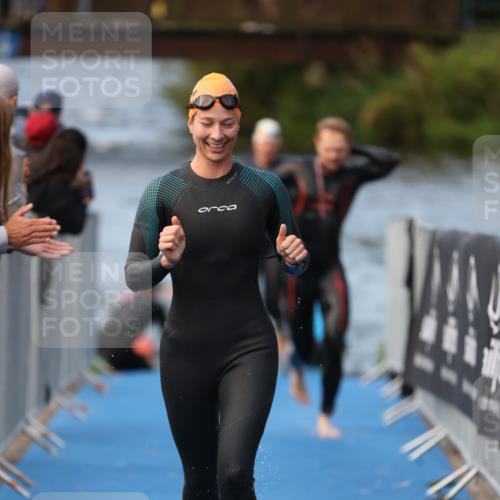 25.08.2024 - Elbe Triathlon Hamburg H.Heesch http://msf.ph/oto/6842910 25.08.2024 08:46:05 Schwimmen 123, 126, 138, 149, 154, 160, 184 meine-sportfotos.de