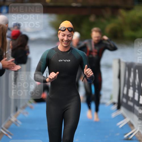25.08.2024 - Elbe Triathlon Hamburg H.Heesch http://msf.ph/oto/6842928 25.08.2024 08:46:06 Schwimmen 123, 126, 138, 149, 154, 160, 184 meine-sportfotos.de