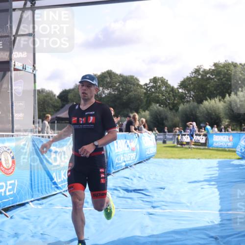 25.08.2024 - Elbe Triathlon Hamburg H.Heesch http://msf.ph/oto/6842930 25.08.2024 10:31:35 Ziel 187, 239 meine-sportfotos.de