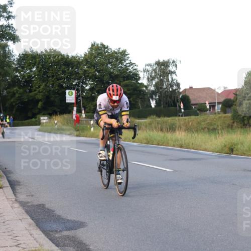 25.08.2024 - Elbe Triathlon Hamburg Fuchs,  Jonas http://msf.ph/oto/6842934 25.08.2024 09:00:11 Radfahren 70, 127 meine-sportfotos.de
