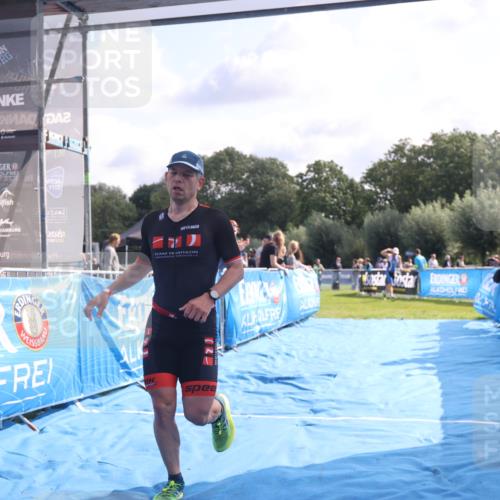 25.08.2024 - Elbe Triathlon Hamburg H.Heesch http://msf.ph/oto/6842936 25.08.2024 10:31:36 Ziel 187, 239 meine-sportfotos.de