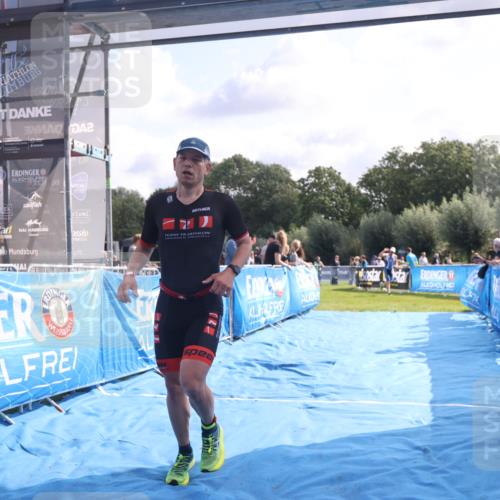 25.08.2024 - Elbe Triathlon Hamburg H.Heesch http://msf.ph/oto/6842941 25.08.2024 10:31:36 Ziel 187, 239 meine-sportfotos.de