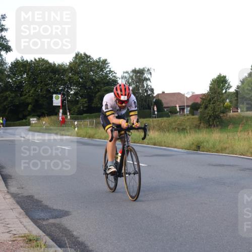 25.08.2024 - Elbe Triathlon Hamburg Fuchs,  Jonas http://msf.ph/oto/6842944 25.08.2024 09:00:12 Radfahren 70, 127 meine-sportfotos.de