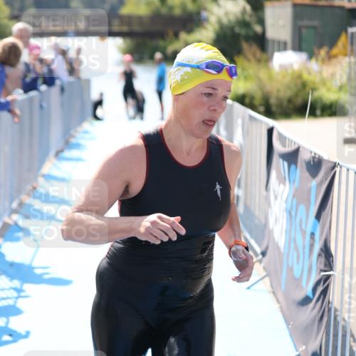 25.08.2024 - Elbe Triathlon Hamburg H.Heesch http://msf.ph/oto/6842945 25.08.2024 14:37:41 Schwimmen  meine-sportfotos.de