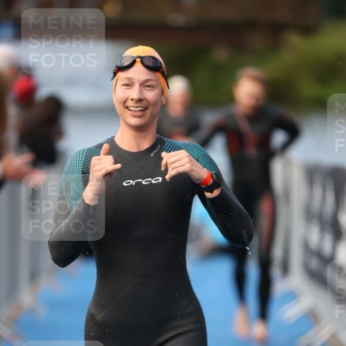 25.08.2024 - Elbe Triathlon Hamburg H.Heesch http://msf.ph/oto/6842949 25.08.2024 08:46:07 Schwimmen 123, 126, 138, 149, 154, 160, 184 meine-sportfotos.de