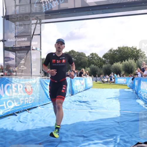 25.08.2024 - Elbe Triathlon Hamburg H.Heesch http://msf.ph/oto/6842950 25.08.2024 10:31:36 Ziel 187, 239 meine-sportfotos.de
