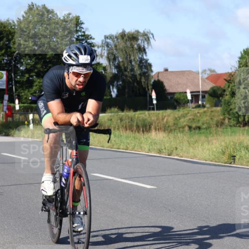 25.08.2024 - Elbe Triathlon Hamburg Fuchs,  Jonas http://msf.ph/oto/6842951 25.08.2024 09:41:41 Radfahren 202, 387, 121, 158 meine-sportfotos.de