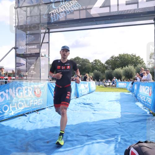 25.08.2024 - Elbe Triathlon Hamburg H.Heesch http://msf.ph/oto/6842962 25.08.2024 10:31:36 Ziel 187, 239 meine-sportfotos.de