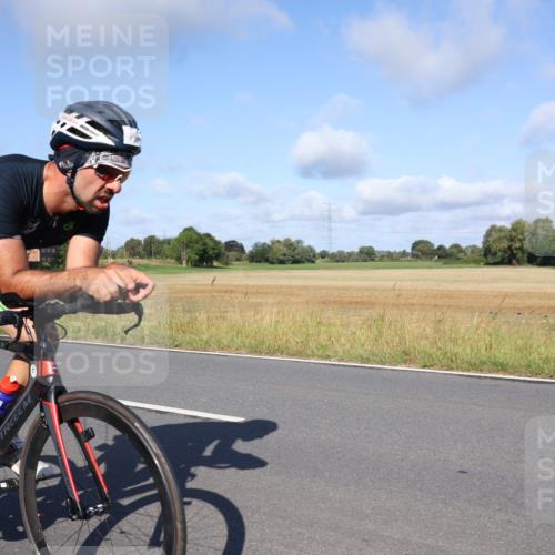 25.08.2024 - Elbe Triathlon Hamburg Fuchs,  Jonas http://msf.ph/oto/6842968 25.08.2024 09:41:41 Radfahren 202, 387, 121, 158 meine-sportfotos.de