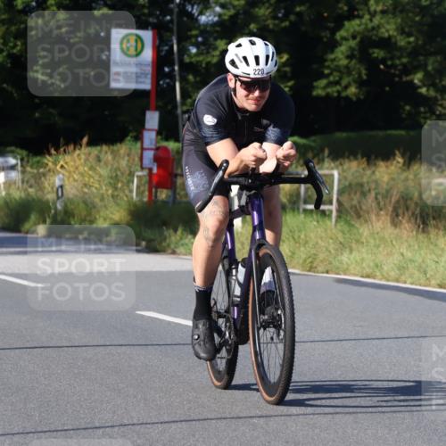 25.08.2024 - Elbe Triathlon Hamburg Fuchs,  Jonas http://msf.ph/oto/6842970 25.08.2024 09:41:51 Radfahren 220, 409, 484 meine-sportfotos.de