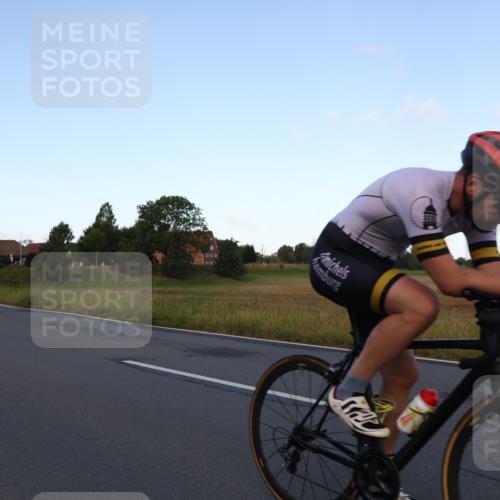 25.08.2024 - Elbe Triathlon Hamburg Fuchs,  Jonas http://msf.ph/oto/6842975 25.08.2024 09:00:12 Radfahren 70, 127 meine-sportfotos.de