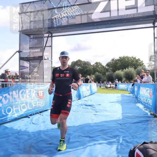 25.08.2024 - Elbe Triathlon Hamburg H.Heesch http://msf.ph/oto/6842977 25.08.2024 10:31:36 Ziel 187, 239 meine-sportfotos.de