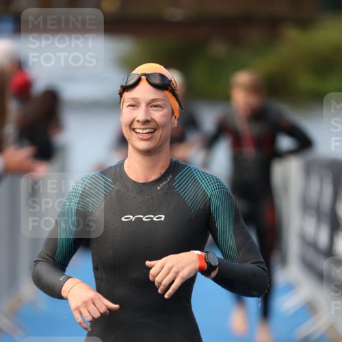 25.08.2024 - Elbe Triathlon Hamburg H.Heesch http://msf.ph/oto/6842979 25.08.2024 08:46:07 Schwimmen 123, 126, 138, 149, 154, 160, 184 meine-sportfotos.de