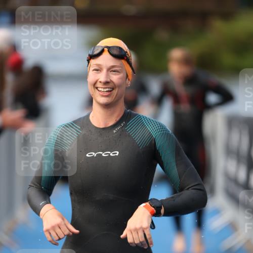 25.08.2024 - Elbe Triathlon Hamburg H.Heesch http://msf.ph/oto/6842983 25.08.2024 08:46:07 Schwimmen 123, 126, 138, 149, 154, 160, 184 meine-sportfotos.de
