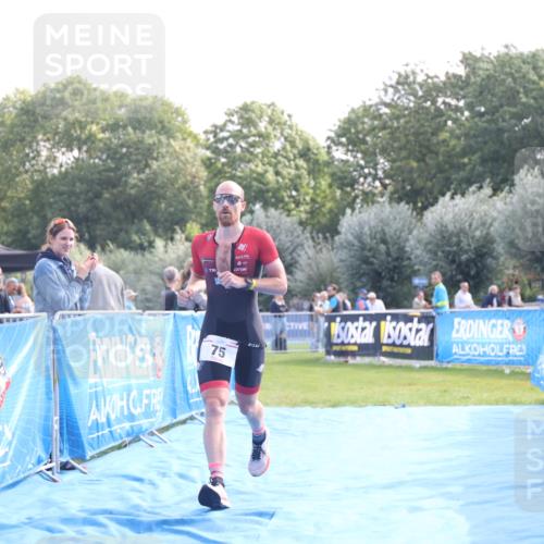 25.08.2024 - Elbe Triathlon Hamburg H.Heesch http://msf.ph/oto/6842987 25.08.2024 10:31:45 Ziel 75 meine-sportfotos.de