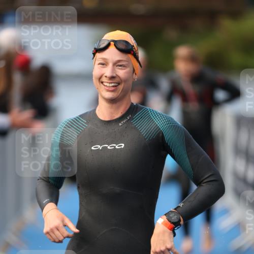 25.08.2024 - Elbe Triathlon Hamburg H.Heesch http://msf.ph/oto/6842990 25.08.2024 08:46:07 Schwimmen 123, 126, 138, 149, 154, 160, 184 meine-sportfotos.de
